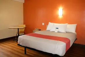 Motel 6-Warwick, RI - Providence Airport - I-95 - Habitación