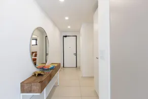 The Hills Residence - Interior entrance