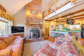 Hot Tub, Fire Pit & Grill: Remote Springfield Home - Innenbereich