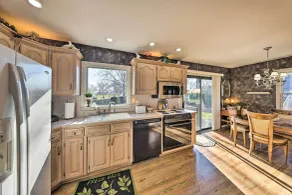Cozy Kansas City Home w/ Yard - 9 Mi to Dtwn! - Innvendig