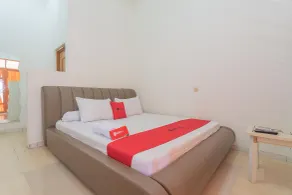 RedDoorz Resort Syariah @ Batu Apung Purwakarta - Room