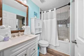 111 S Atlantic Ave - Badrum
