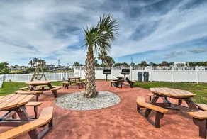 Oceanfront Condo w/ Balcony in Myrtle Beach! - Intérieur