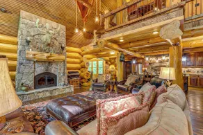 Private Hot Tub & Home Theater: Ranger Log Cabin! - Interiør