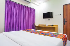 FabHotel Falcon Executive - Pan card club road - Room