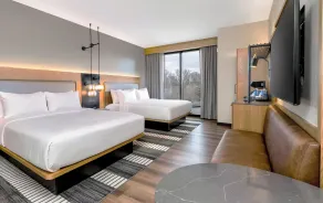 The Key Hotel Dubuque, Tapestry Collection by Hilton - Room