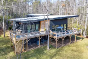 Hot Tub + Fire Pit: Modern North Carolina Retreat - Interiør