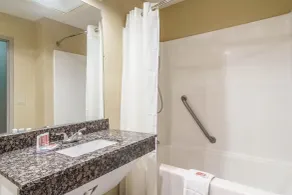 Econo Lodge Darien - Baño