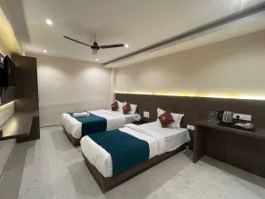 CR Residency By Glitz Hotels - Room