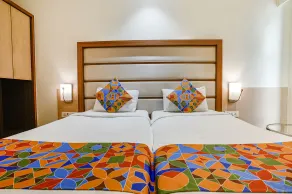 Capital O Hotel Konar Inn - Chambre