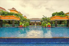 MAYFAIR Lake Resort - Pool