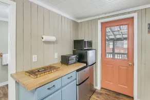 Maine Vacation Rental < 1 Mi to Portage Lake Beach - Interiør