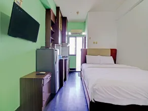 OYO Life 92949 Apartemen Gateway Cicadas By Qq Rent - Værelse