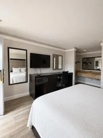 All Season Suites Inn  - Zimmer