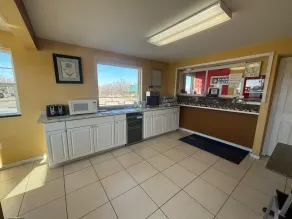 ECONOMY INN & SUITES - Resepsjon