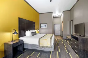 Best Western Plus Emerald Inn & Suites - Habitación