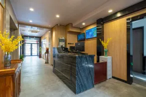 East Sacred Hotel Leo handles coverd丨2mins walk to the Metro丨Nearby Forbidden Square丨Free Pick-up for 7nights more丨Rooftop Chill - Reception