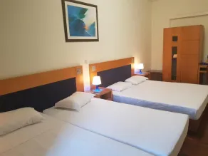  MIDIS - Local Accommodation - Chambre