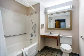 Quality Inn Lee - Salle de bain