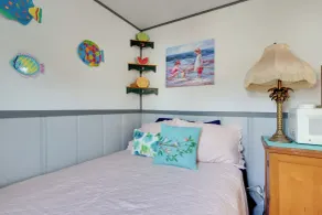 Cozy Camdenton Cottage w/ Deck + Boat Dock Access! - Interiör