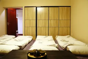 Beijing Sanlitun 2-Bedroom Spacious Apartment - Værelse