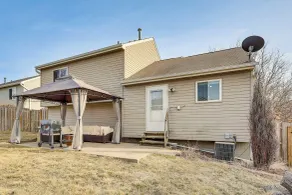 Private Yard & Patio: Spacious Retreat in Omaha! - Interiør