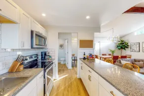 The Jewel of Elkhart, Lower Unit - Interni