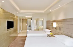 Courtyard by Marriott Bengaluru Hebbal - Room