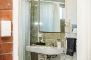 Country Pathfinder Motor Inn - Badezimmer