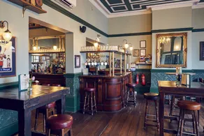 The Old Coffee Tavern - Lobby sitting area