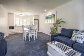 Debbie's Place - Room
