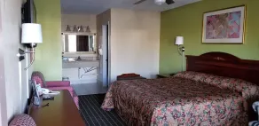 Newport News Inn - Habitación