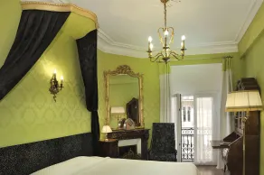 Hôtel de l'Abeille - Vue de la chambre