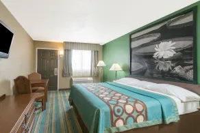 Super 8 by Wyndham Greencastle - Room