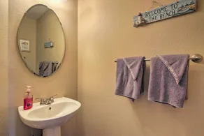 Pool Access & Deck: Bethany Beach Gem - Innvendig