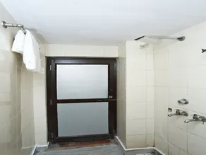 OYO 17373 Ssv Hotel - Bagno