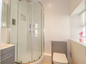 Chestnuts Cottage - Bathroom