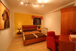Familien-Appartement Schwarzwald bei Freiburg mit bis zu 4 Schlafzimmern - Room