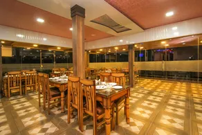 King Castle Mcleodganj-centrally heated and air cooled- Near MALL Road - Free Parking - Restaurant