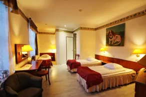 NB Hotel with Free Parking - Habitación