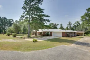 Pet-friendly Slocomb Vacation Rental w/ Sunroom! - Innvendig