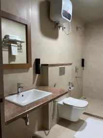 Foxtail Orchid - Bathroom