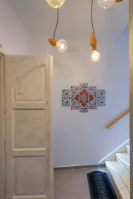 Alley 7, Old Town - Interior entrance