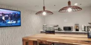 Arya Inn and Suites - Restaurante