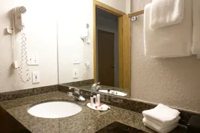 Super 8 by Wyndham Swift Current - Salle de bain