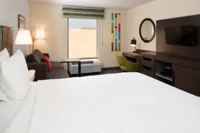 Hampton Inn Greensboro-Airport - Room