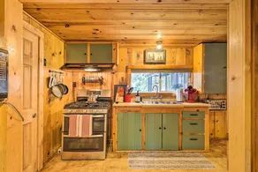 California Retreat w/ Deck, Fire Pit & Grill! - Innenbereich