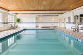 Country Inn & Suites by Radisson, Calgary-Northeast - Pool