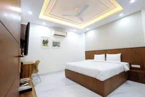 Escape - Stays and Serviced Apartments - Camera