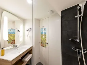 ibis Styles Marseille Centre Prado Place Castellane - Bathroom